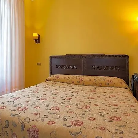 Casa Espana Hotel