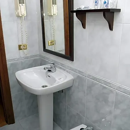 Casa Espana Hotel 2*